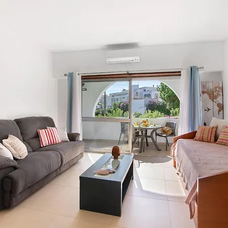 Dita Αλμπουφέιρα